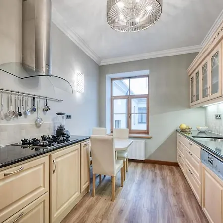 In Quiet Center, Apartament *