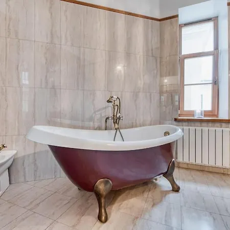 In Quiet Center, Appartamento *