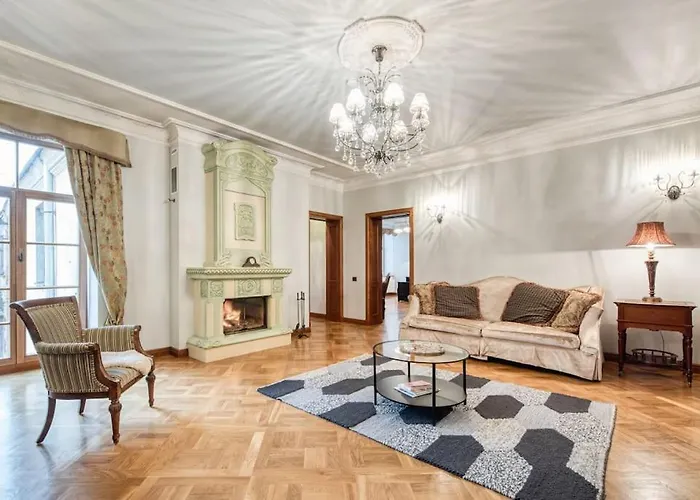 In Quiet Center, Apartman *